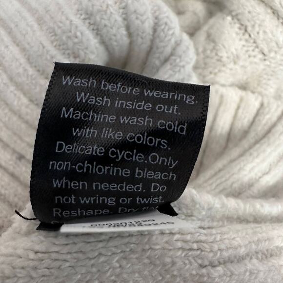 Simply Vera Sweater SZ L Cream Pullover Cable Knit Crew Neck Ribbed Trim Stretch - Picture 8 of 8